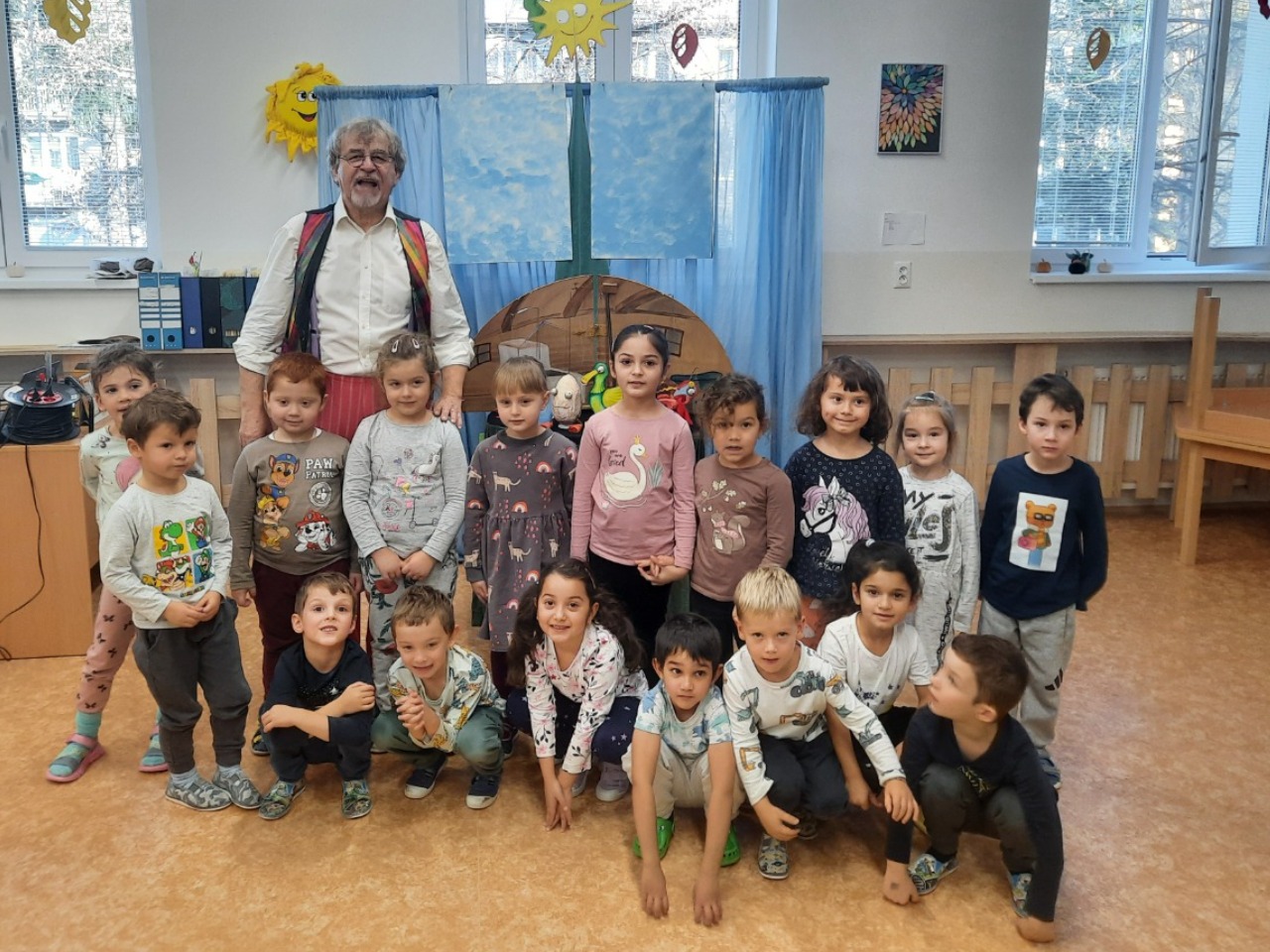 Divadielko "Ako išlo vajce na vandrovku"