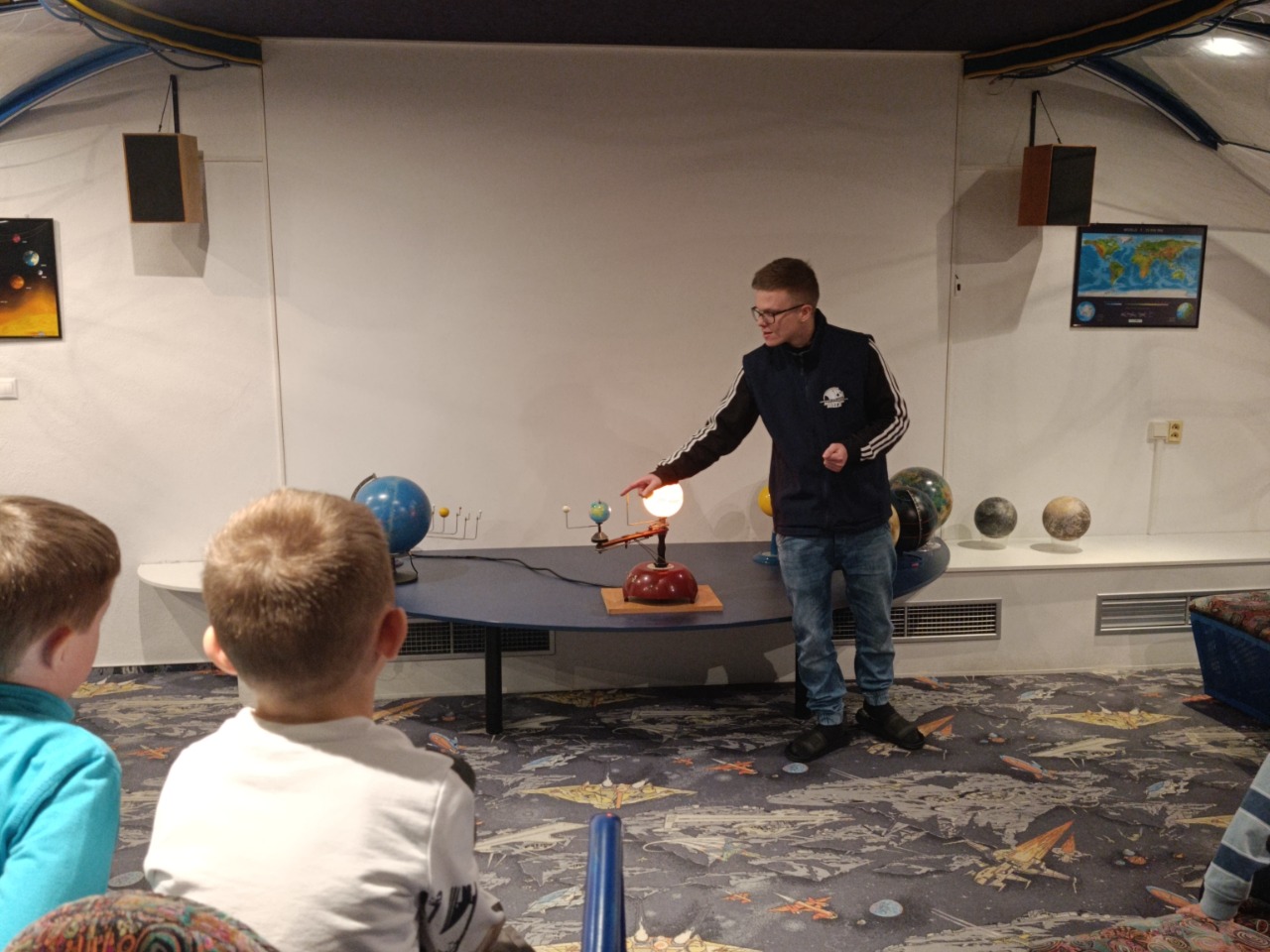 Exkurzia s predškolákmi v Krajskej hvezdárni a planetáriu v Žiari nad Hronom